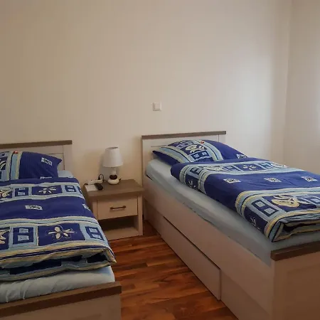 Ferienwohnung- Sarah