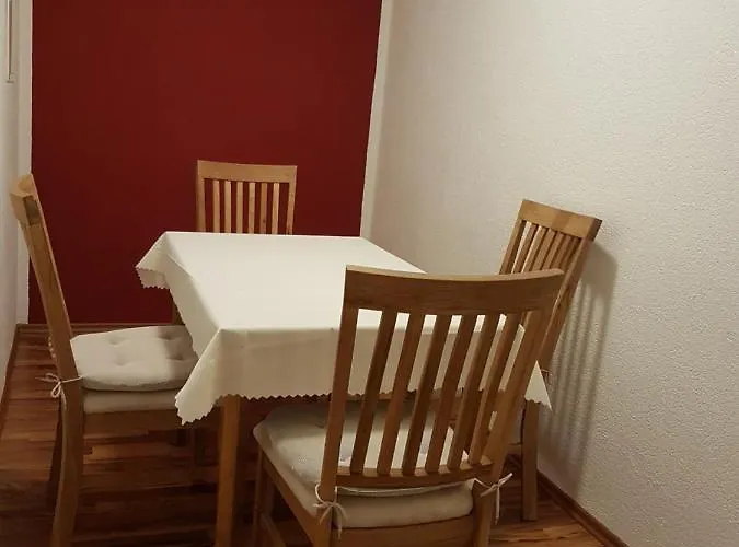 Ferienwohnung- Sarah Lägenhet Hahnstatten